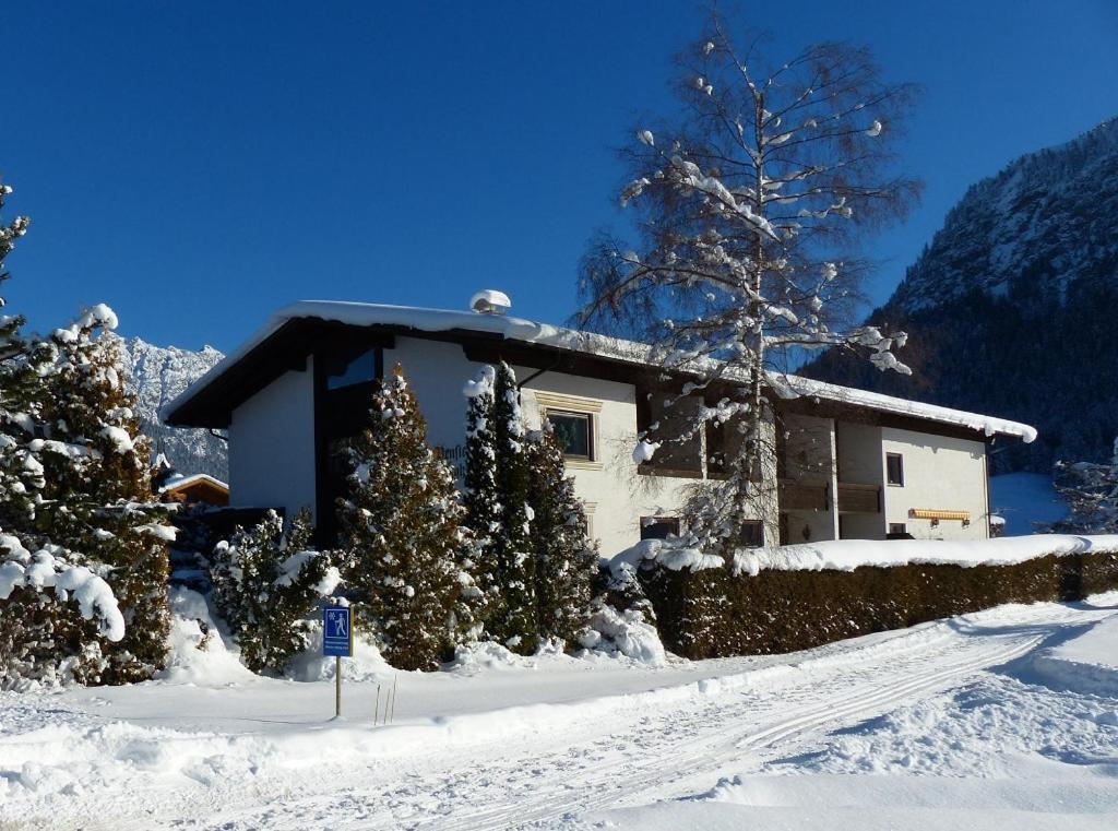 Pension Hohenrainer Reutte Eksteriør bilde